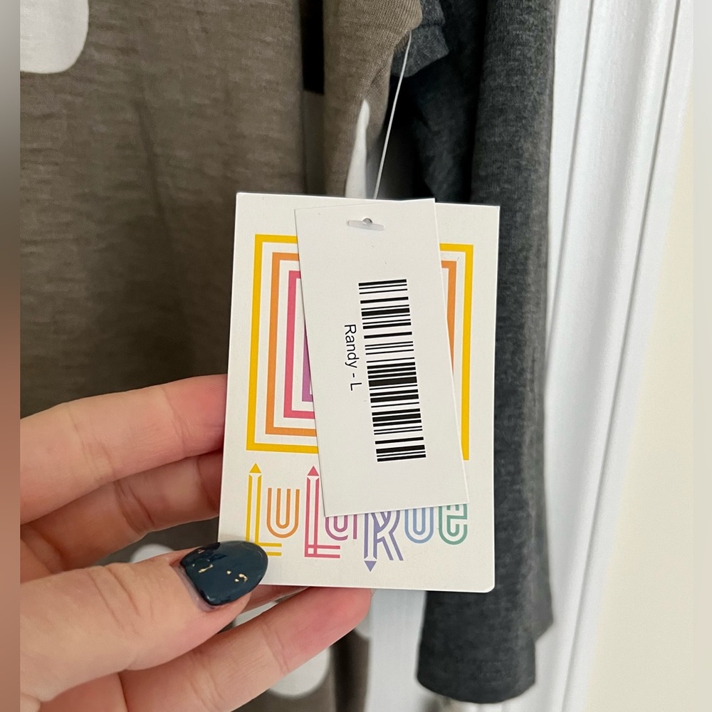 Large Lularoe Randy shirt - Picture 2 of 2